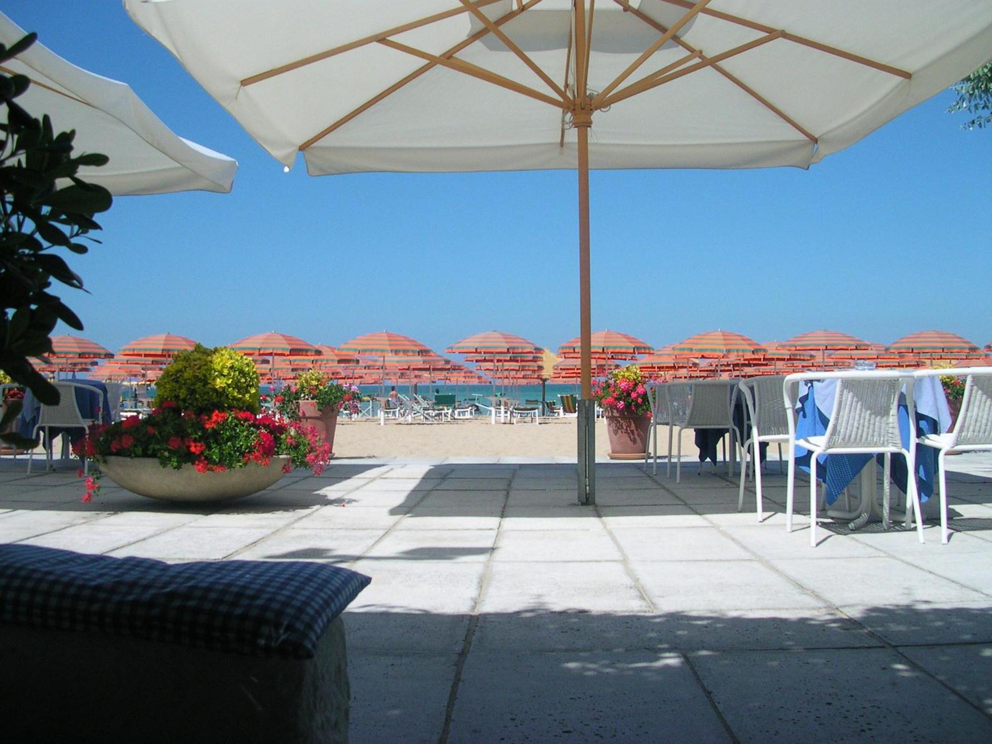 Albergo Punta De L'Est Francavilla Al Mare Exterior foto