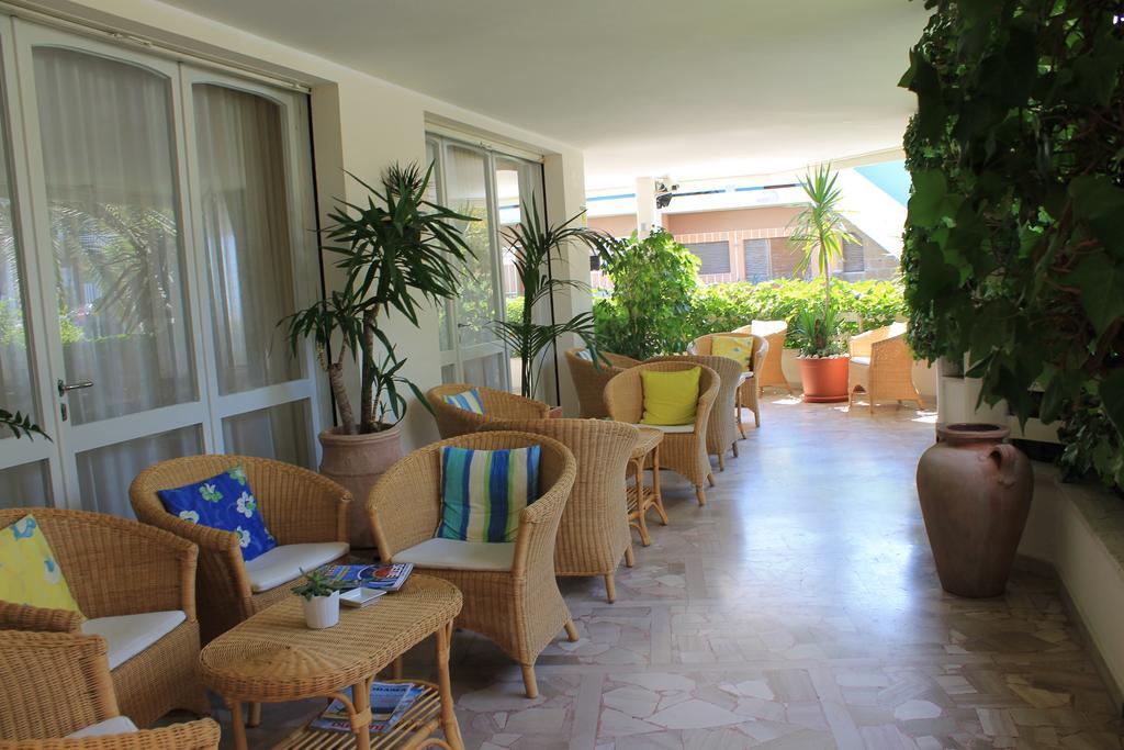 Albergo Punta De L'Est Francavilla Al Mare Exterior foto