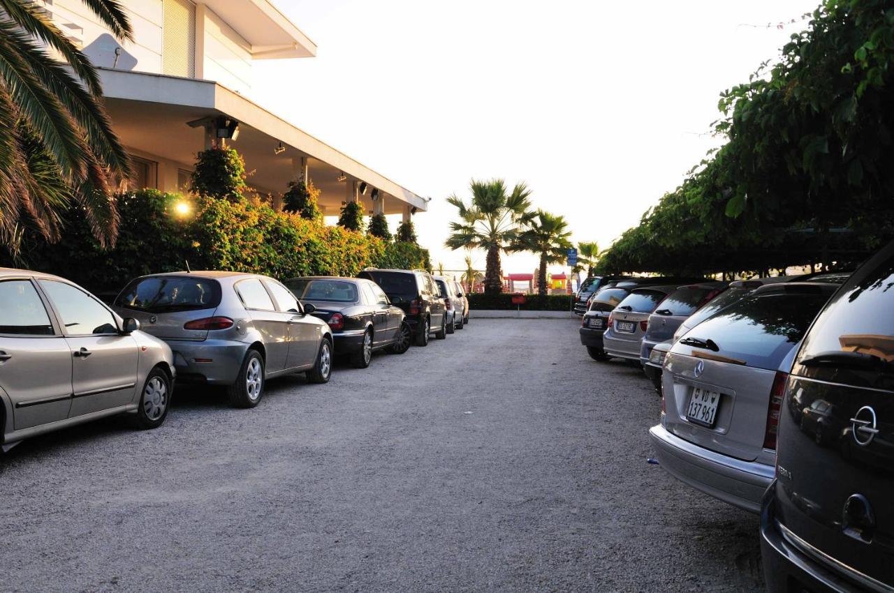 Albergo Punta De L'Est Francavilla Al Mare Exterior foto